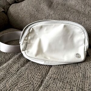 Everywhere Belt Bag 1L Raw Linen